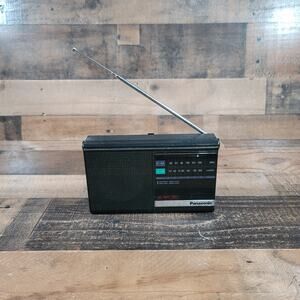 Vintage 1980s Panasonic RF-542 AM/FM Portable Radio